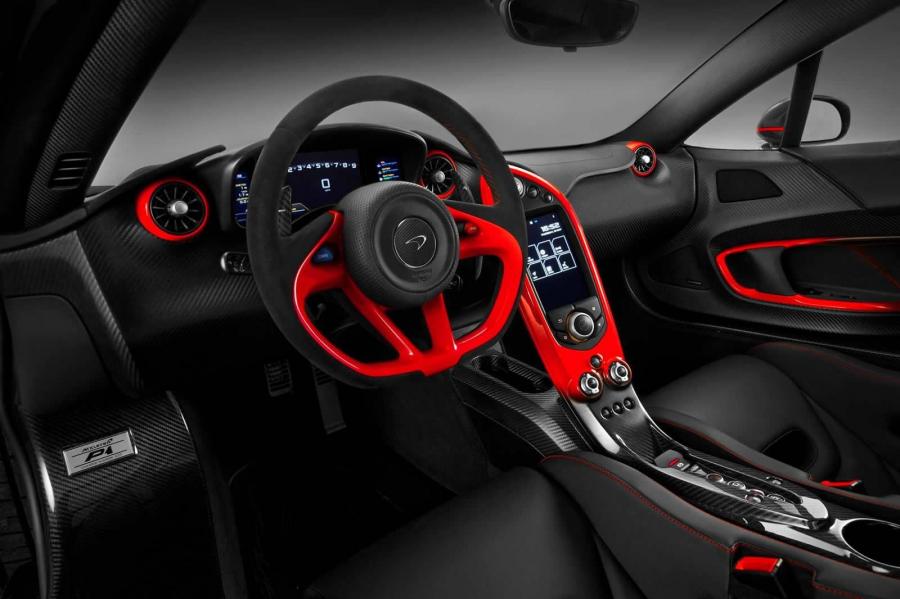  McLaren MSO P1 Black and Red 2015 года  (фото 4 из 4)